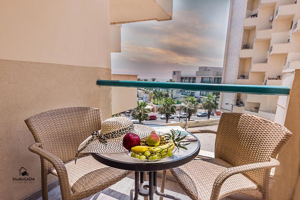 Kings & Queens By The Lake Apartment Tiberias Exterior foto